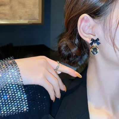Women's Retro Style Black Bow Earrings